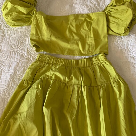 Abercrobie & Fitch NEW 2-piece Poplin Tiered Maxi Skirt and Off-The-Shoulder Top - Picture 1 of 11